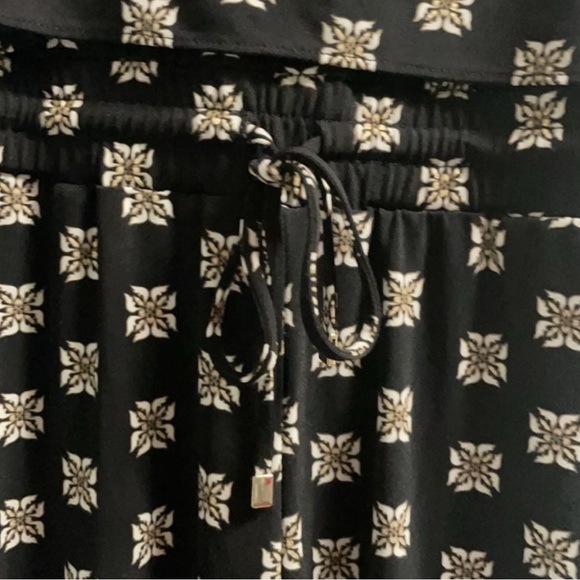 WHBM Dressy Floral Printed Tank Jumpsuit in Black Size Large -- WOW WOW WOW!!! - Picture 7 of 11